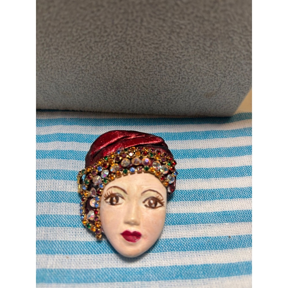 #21. Vintage Art Deco Face Brooch